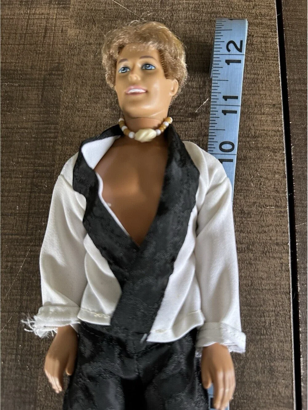 2004 Mattel Cali Girl Ken Doll C6464 Blonde Hair Original Shell Necklace